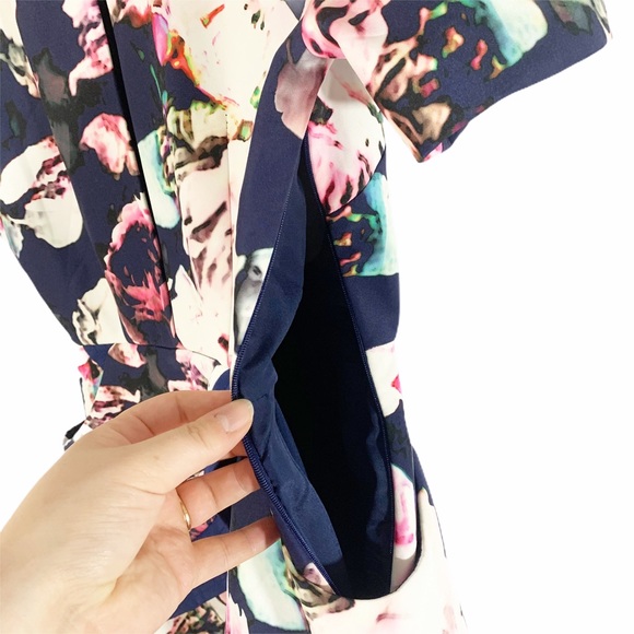 🎁 2/$20 Finders Keepers Floral Pursuit Sheath Dress, M - Picture 4 of 9